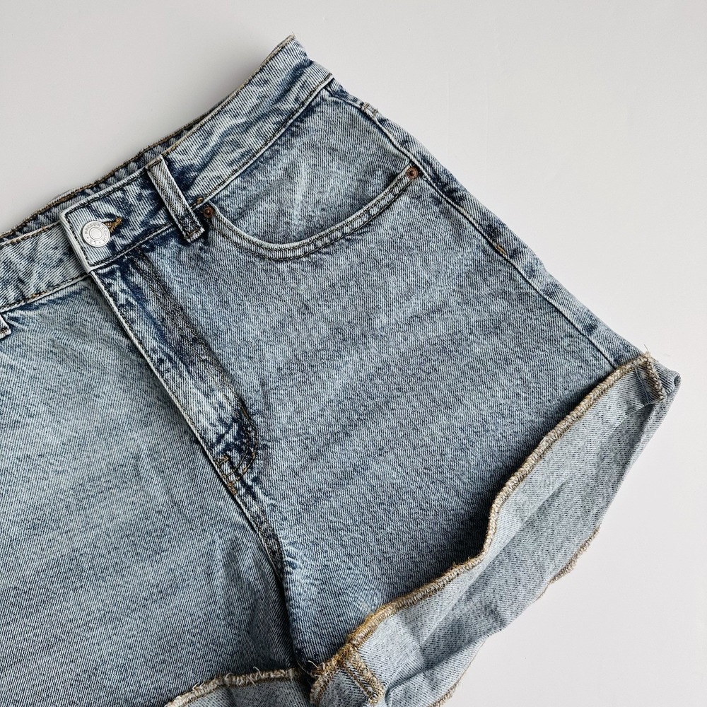 PacSun Mom Short Women's Size 29 High Rise Denim Jean Acid Wash Cuff Hem Cotton - Picture 2 of 9